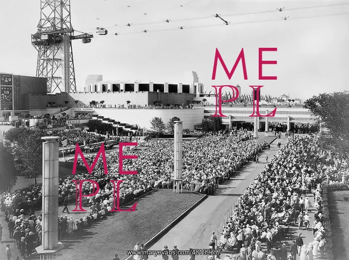 : Hugh Johnson during a speech at the World Exhibition in Chic : Hugh Johnson during a speech at the World Exhibition in Chic