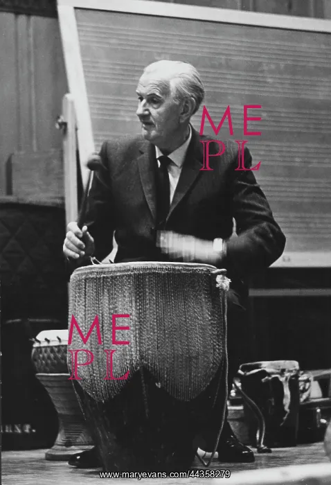 : Hugh Tracey drumming demo, Drum, Hugh Tracey, Internation : Hugh Tracey drumming demo, Drum, Hugh Tracey, Internation