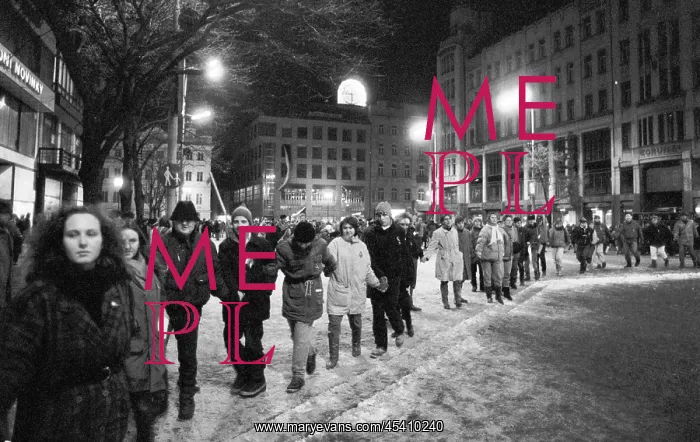 : Humane chain - demonstration - Prague : Humane chain - demonstration - Prague