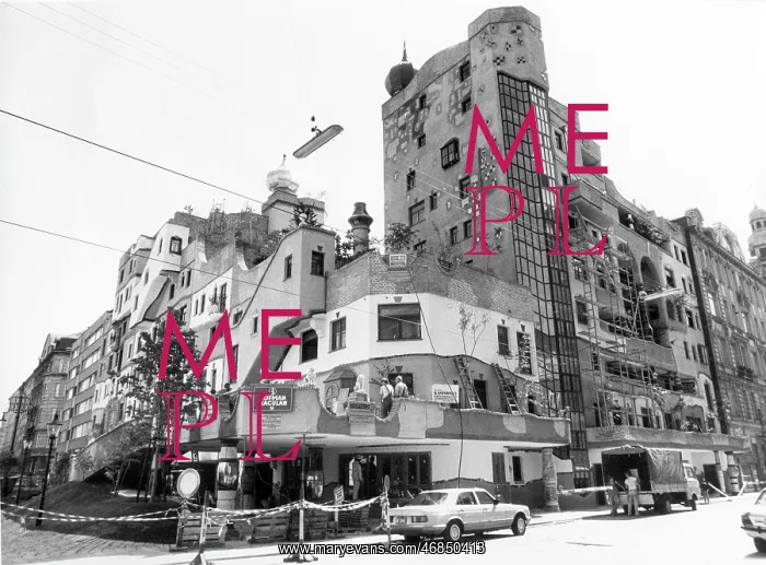 : Hundertwasser House : Hundertwasser House