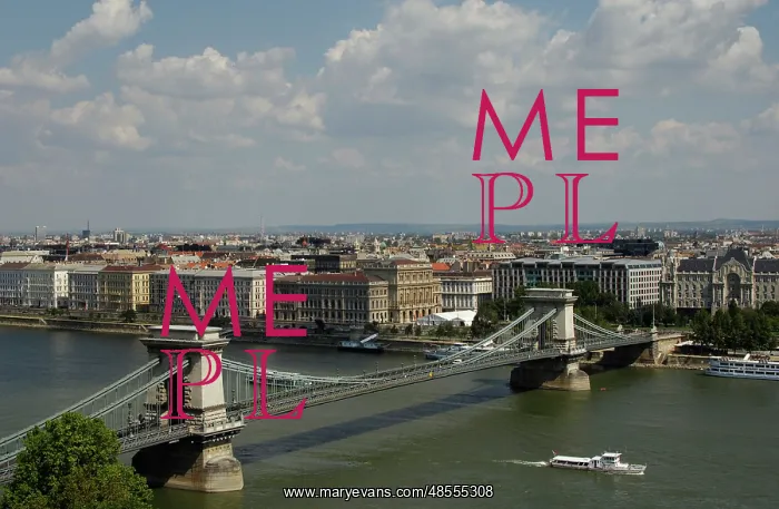: HUNGARY. BUDAPEST. View of Chain Bridge over Danube river : HUNGARY. BUDAPEST. View of Chain Bridge over Danube river
