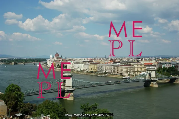 : HUNGARY. BUDAPEST. View of Chain Bridge over Danube river : HUNGARY. BUDAPEST. View of Chain Bridge over Danube river