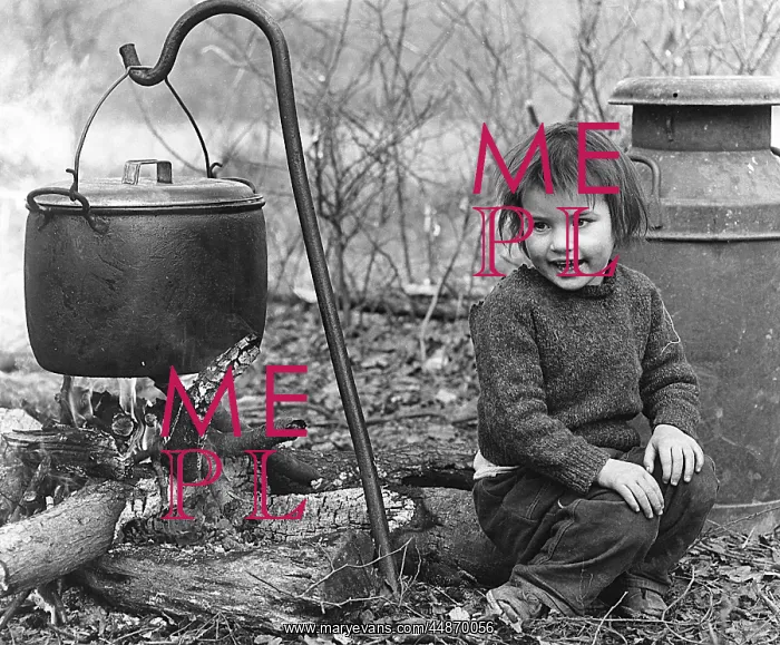 : HUNGRY GIPSY GIRL : HUNGRY GIPSY GIRL