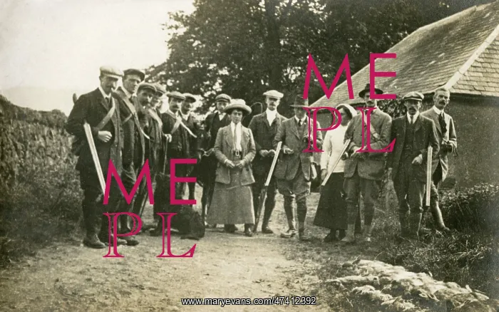 : A HUNTING PARTY C.1900 : A HUNTING PARTY C.1900