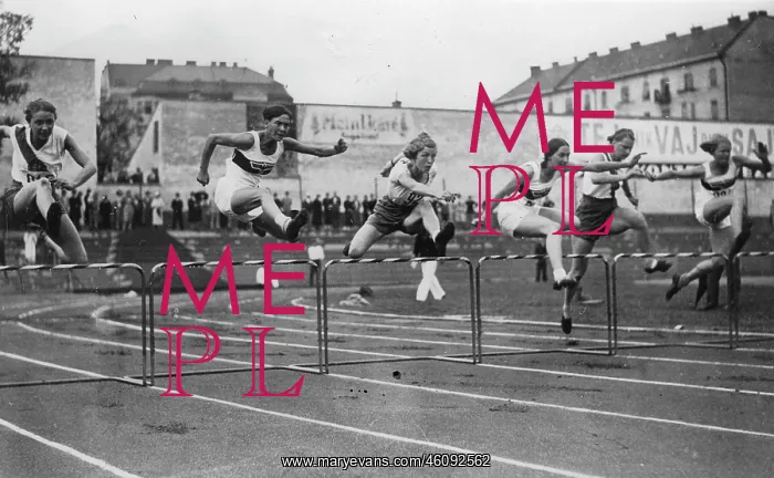 : The hurdler Whitehead (Leeds University) : The hurdler Whitehead (Leeds University)