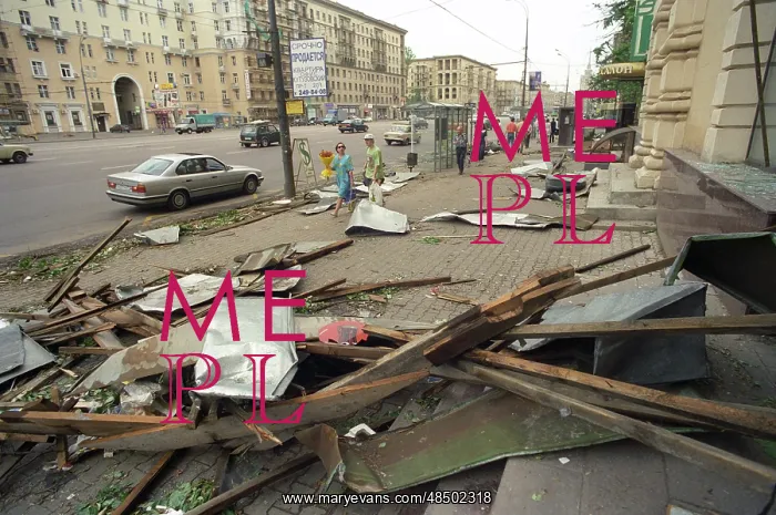 : Hurricane aftermath in Moscow, 1998 : Hurricane aftermath in Moscow, 1998