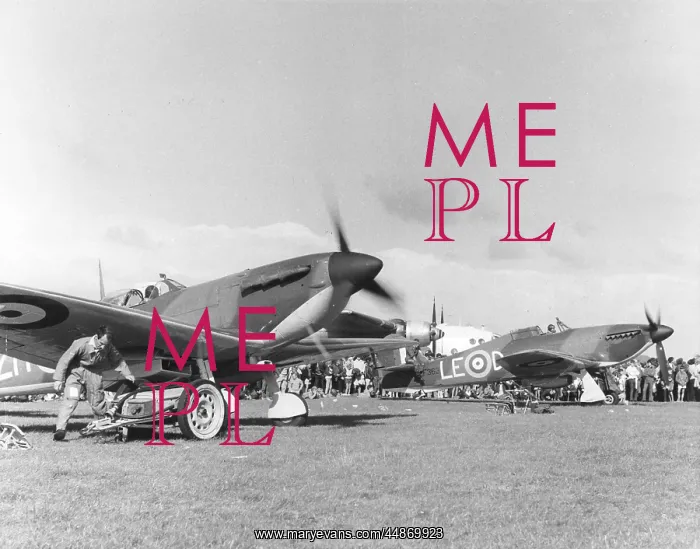 : HURRICANE & SPITFIRE : HURRICANE & SPITFIRE
