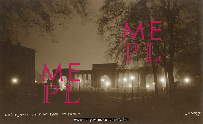  : Hyde Park Corner at Night, London