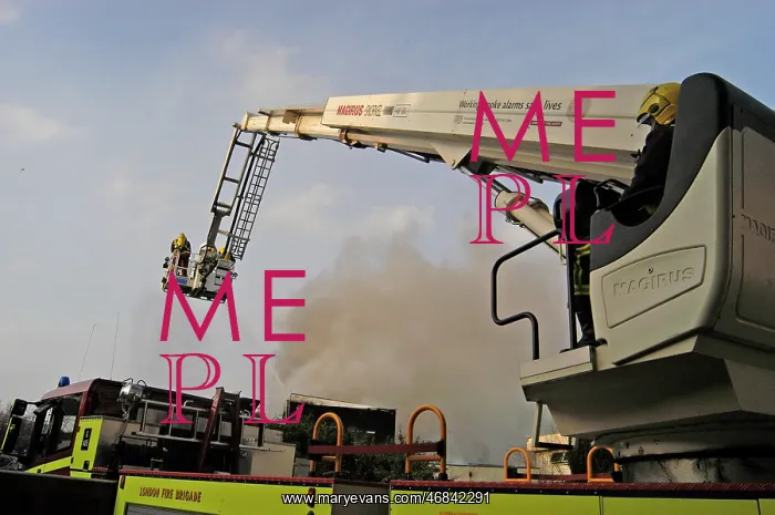 : Hydraulic platform in use at fire in Isleworth : Hydraulic platform in use at fire in Isleworth