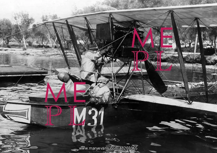 : Hydroplane of the k. and k. Marine at the front in Italy : Hydroplane of the k. and k. Marine at the front in Italy