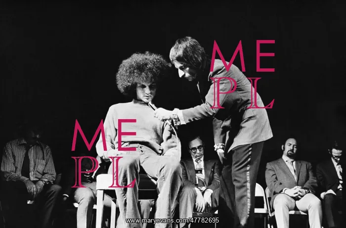 : Hypnotist, c. 1970 : Hypnotist, c. 1970