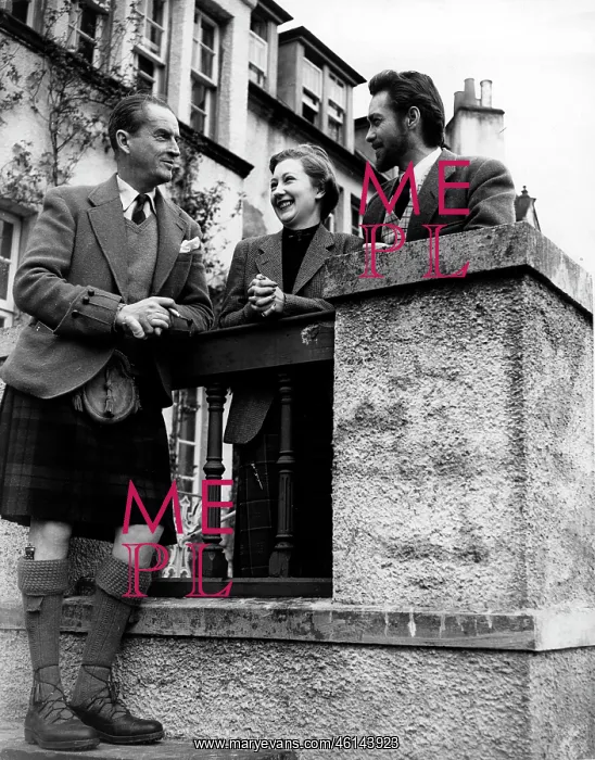 : Ian Douglas Campbell, Duke of Argyll, Richard Todd and wife : Ian Douglas Campbell, Duke of Argyll, Richard Todd and wife