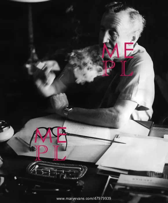 : Ian Fleming : Ian Fleming