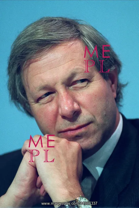  : Ian Grist MP