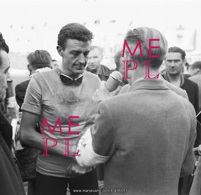 : Ian STEEL. The 12th and last stage of the 5th Peace Race 1952 : Ian STEEL. The 12th and last stage of the 5th Peace Race 1952