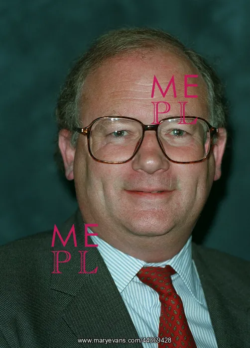  : Ian Taylor MP