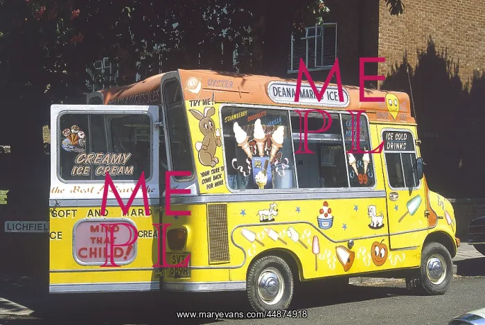  : ICE CREAM VAN