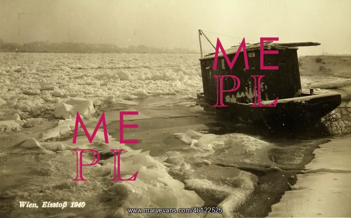 : Ice jam on the Danube in Vienna with a fisherman's : Ice jam on the Danube in Vienna with a fisherman's