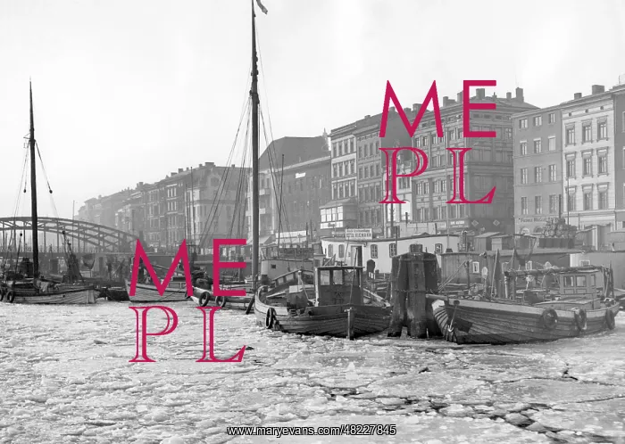 : Ice at the port of Szczecin, 1937 : Ice at the port of Szczecin, 1937