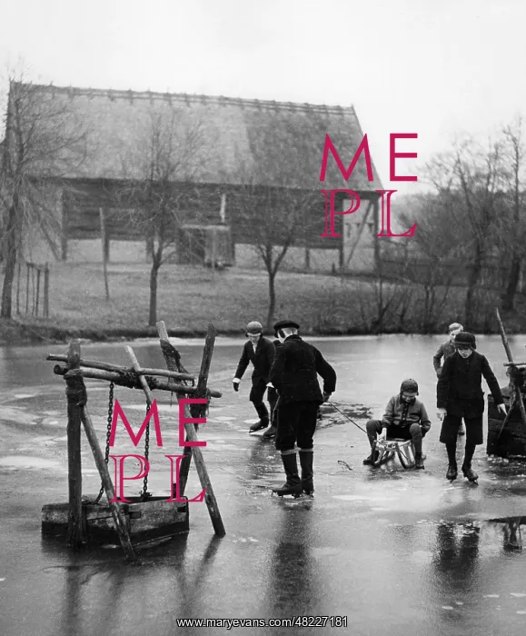 : Ice skating at the Spreewald, 1937 : Ice skating at the Spreewald, 1937