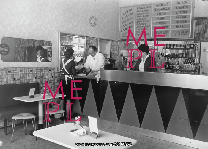 : Icecream store in Vienna. Photograph : Icecream store in Vienna. Photograph