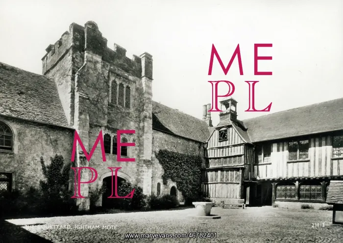  : Ightham Mote, Kent - The Courtyard