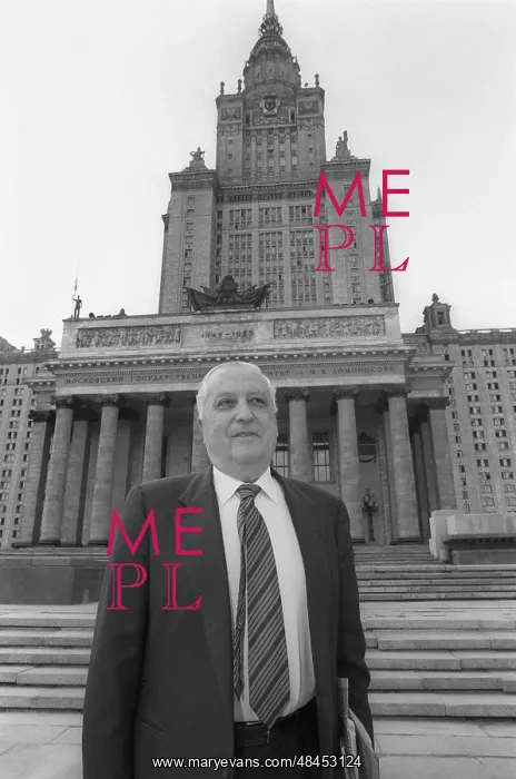 : Ilya Prigozhin, 1993 : Ilya Prigozhin, 1993