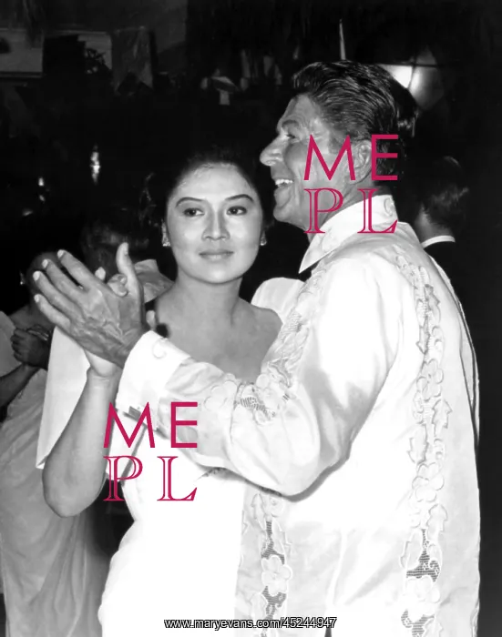 : Imelda Marcos dancing with Ronald Reagan? : Imelda Marcos dancing with Ronald Reagan?