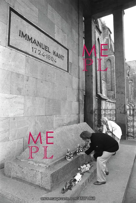 : Immanuel Kant's grave in Kaliningrad, 1991 : Immanuel Kant's grave in Kaliningrad, 1991