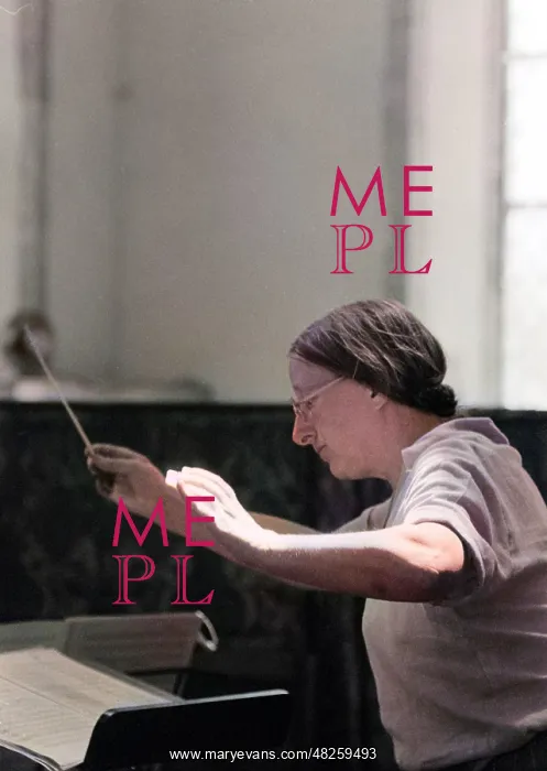 : Imogen Holst Conducting : Imogen Holst Conducting