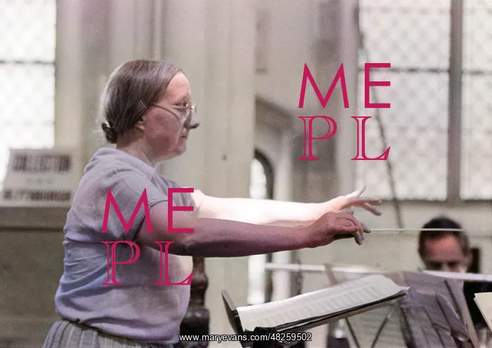 : Imogen Holst Conducting : Imogen Holst Conducting