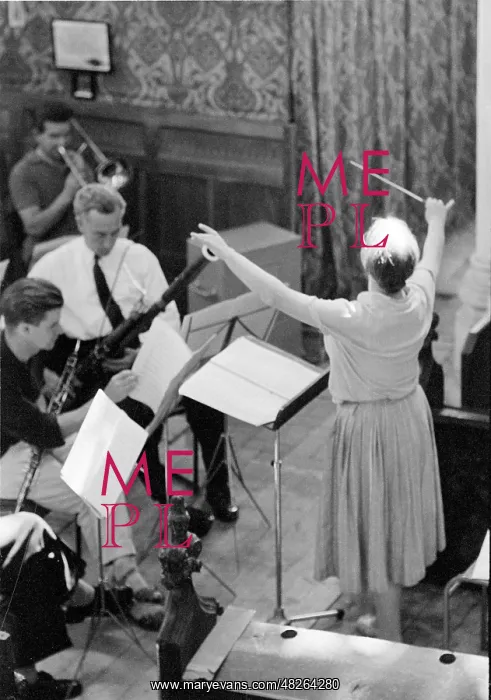 : Imogen Holst Conducting at Blythburgh : Imogen Holst Conducting at Blythburgh