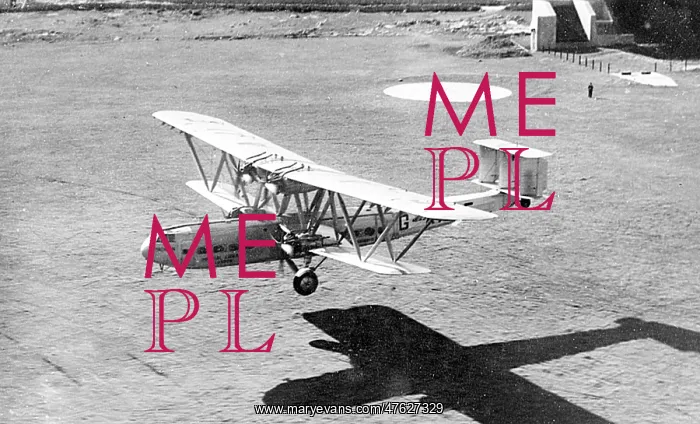 : Imperial Airways passenger plane Hadrian : Imperial Airways passenger plane Hadrian