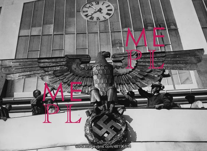 : Imperial Eagle with swastika in Nuremberg, 1933 : Imperial Eagle with swastika in Nuremberg, 1933