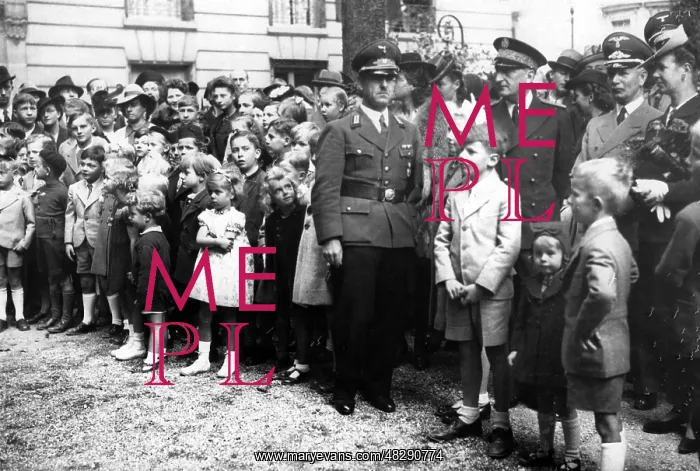 : Inauguration of the German School in Paris, 1941 : Inauguration of the German School in Paris, 1941