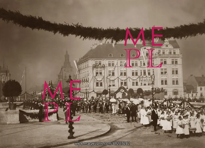 : Inauguration of the Prinzregenten Brigde in Munich on 29 : Inauguration of the Prinzregenten Brigde in Munich on 29