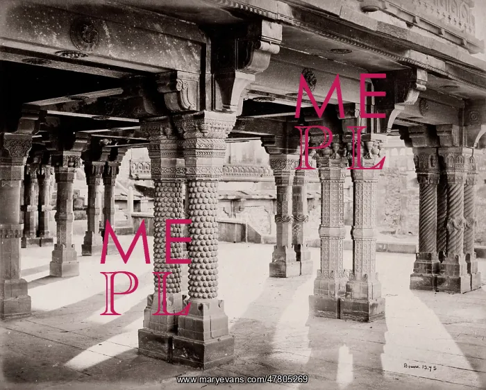 : India - carved columns, Panch Mahal, Fatehpur Sikri : India - carved columns, Panch Mahal, Fatehpur Sikri