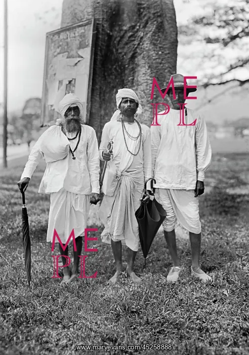: India - Hindu Priests around 1910 : India - Hindu Priests around 1910
