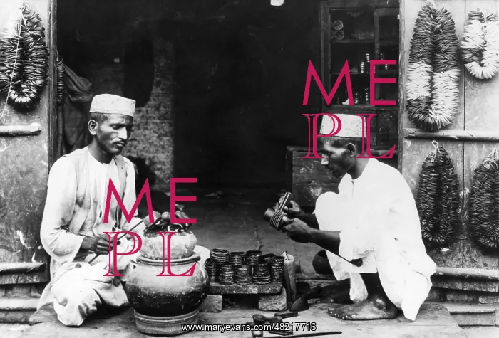 : Indian craftsmen, 1940 : Indian craftsmen, 1940