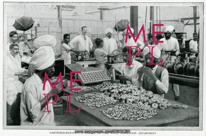 : Indian factory workers making munitions, WW1: cartridges : Indian factory workers making munitions, WW1: cartridges
