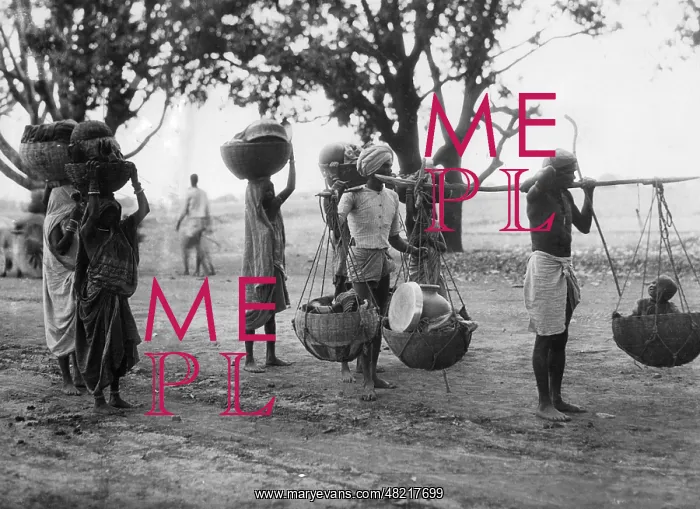 : Indian family on a pilgrimage, 1930 : Indian family on a pilgrimage, 1930