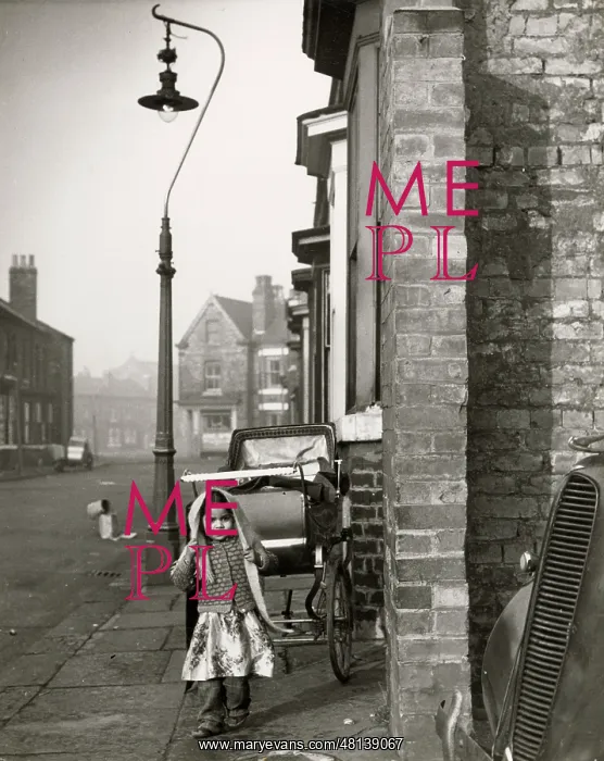  : Indian Girl, Moss Side, Manchester