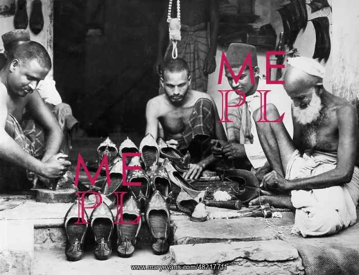 : Indian shoemakers, 1931 : Indian shoemakers, 1931
