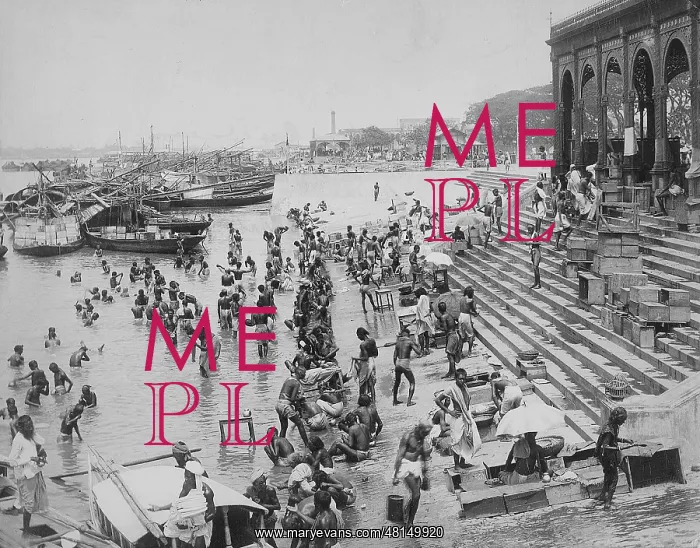  : Indians bathe on a Ghats in the Hooghly