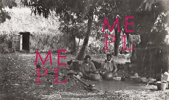 : Indigenous people eating Poi, Hawaii : Indigenous people eating Poi, Hawaii