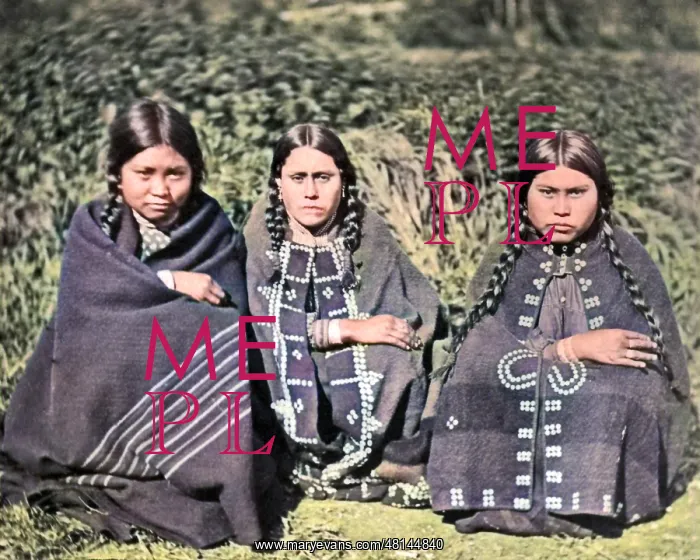 : Indigenous women, Knight's Inlet : Indigenous women, Knight's Inlet