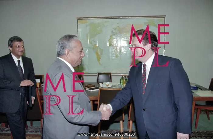 : Indrajit Gupta visits Russia : Indrajit Gupta visits Russia