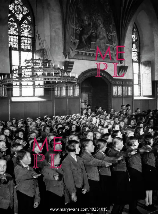 : Induction ceremony in the BdM in Marienburg, 1937 : Induction ceremony in the BdM in Marienburg, 1937