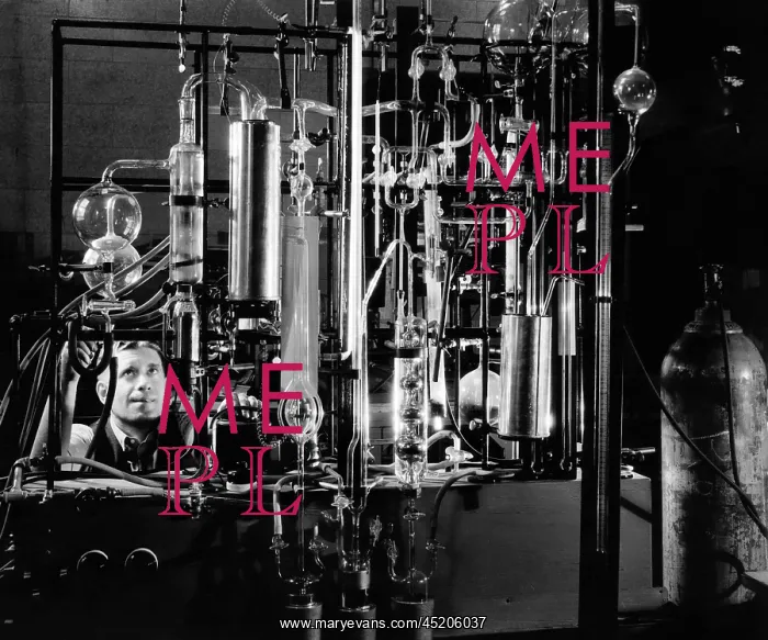 : Industrial chemist among glass tubes in ? : Industrial chemist among glass tubes in ?
