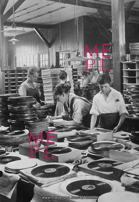 : Industrial workers in the production of records, 1928 : Industrial workers in the production of records, 1928